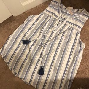 Stylish navy/white striped top💫